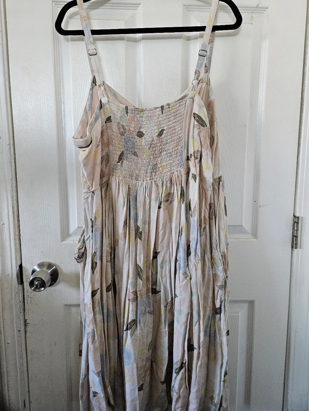 Torrid Sleeveless Floral Button-Front Summer Dress in Light Pink - Picture 4 of 6